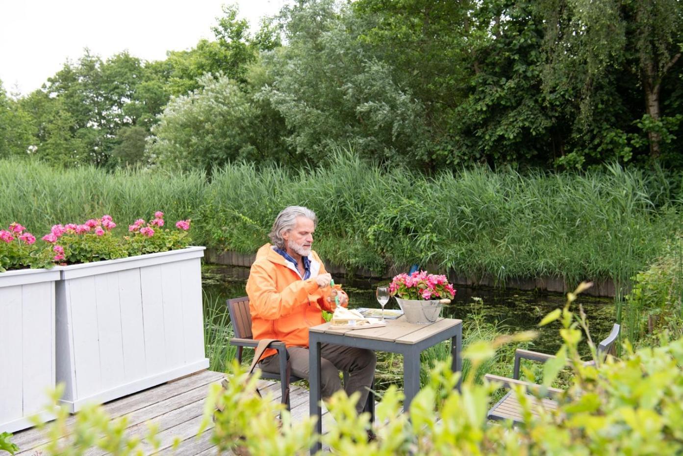 Het Waterhoentje Sint Jansklooster エクステリア 写真